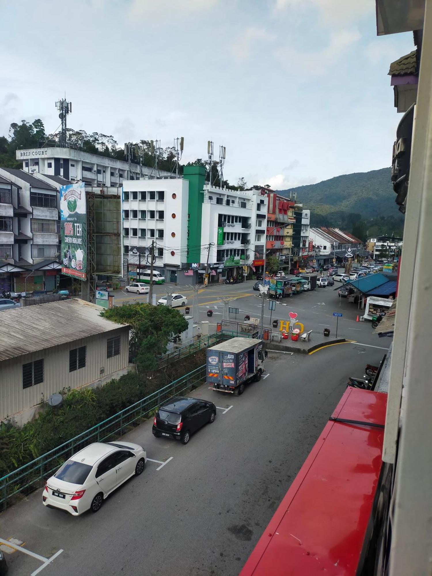 Netasha Holiday Inn Tanah Rata Exterior foto